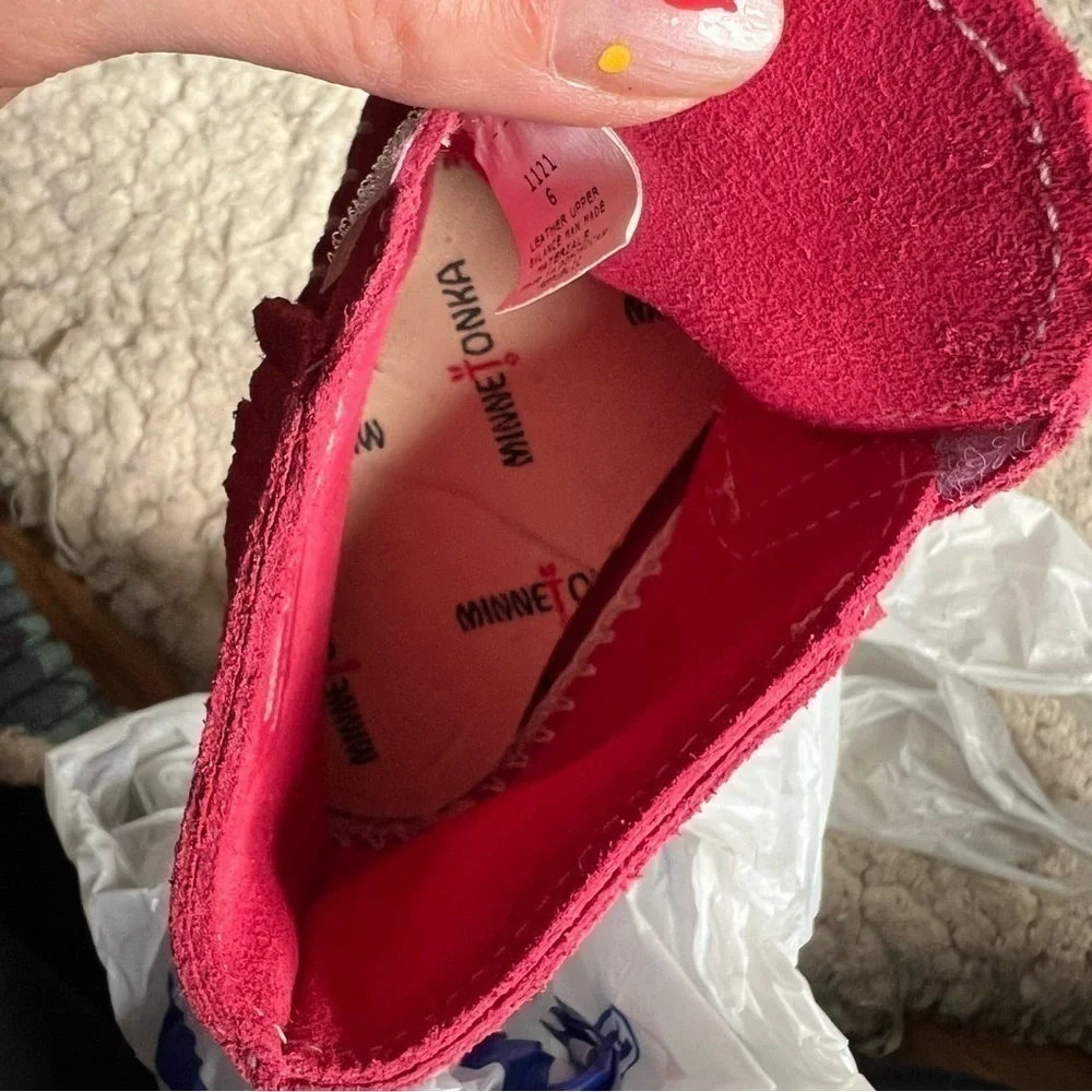 Minnetonka: Baby Vibrant Pink Suede Fringe Velcro Vamp Closure Booties Size 6